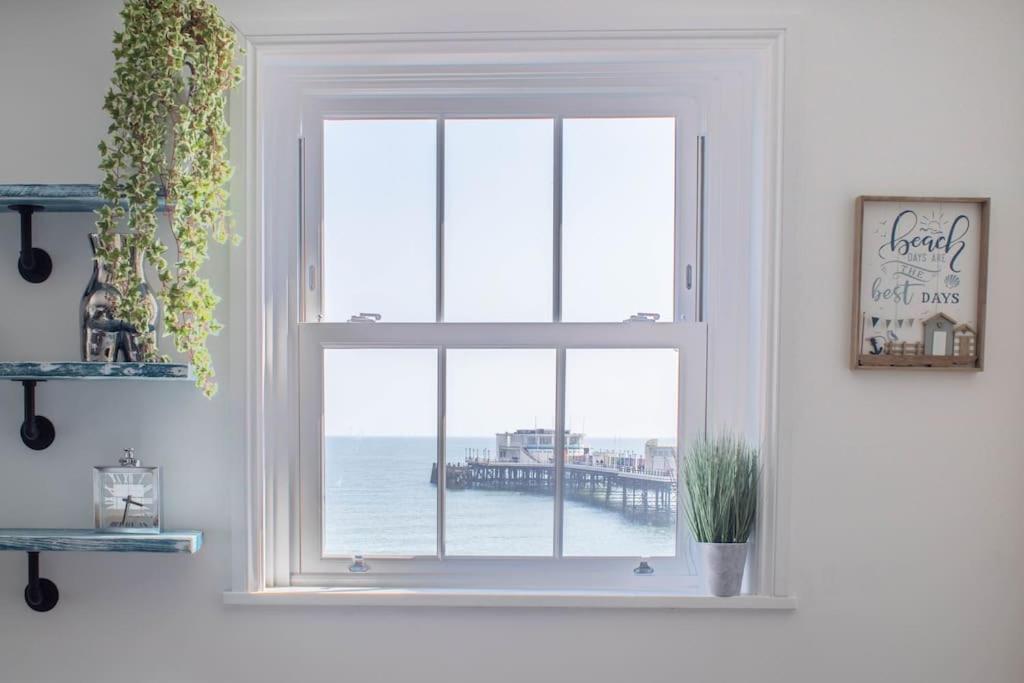 Lovely 2- Bedroom Apartment With Stunning Sea Views Worthing Exterior foto