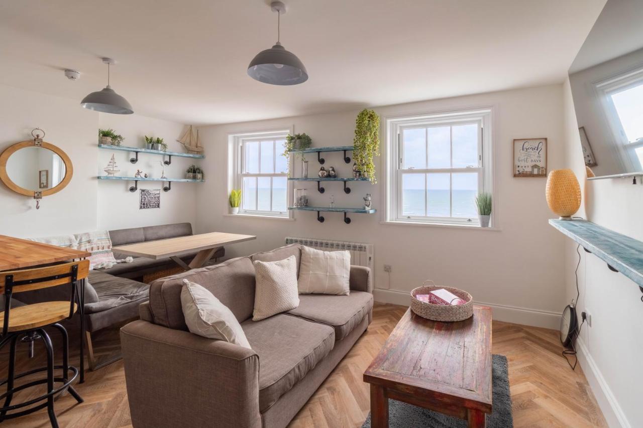 Lovely 2- Bedroom Apartment With Stunning Sea Views Worthing Exterior foto