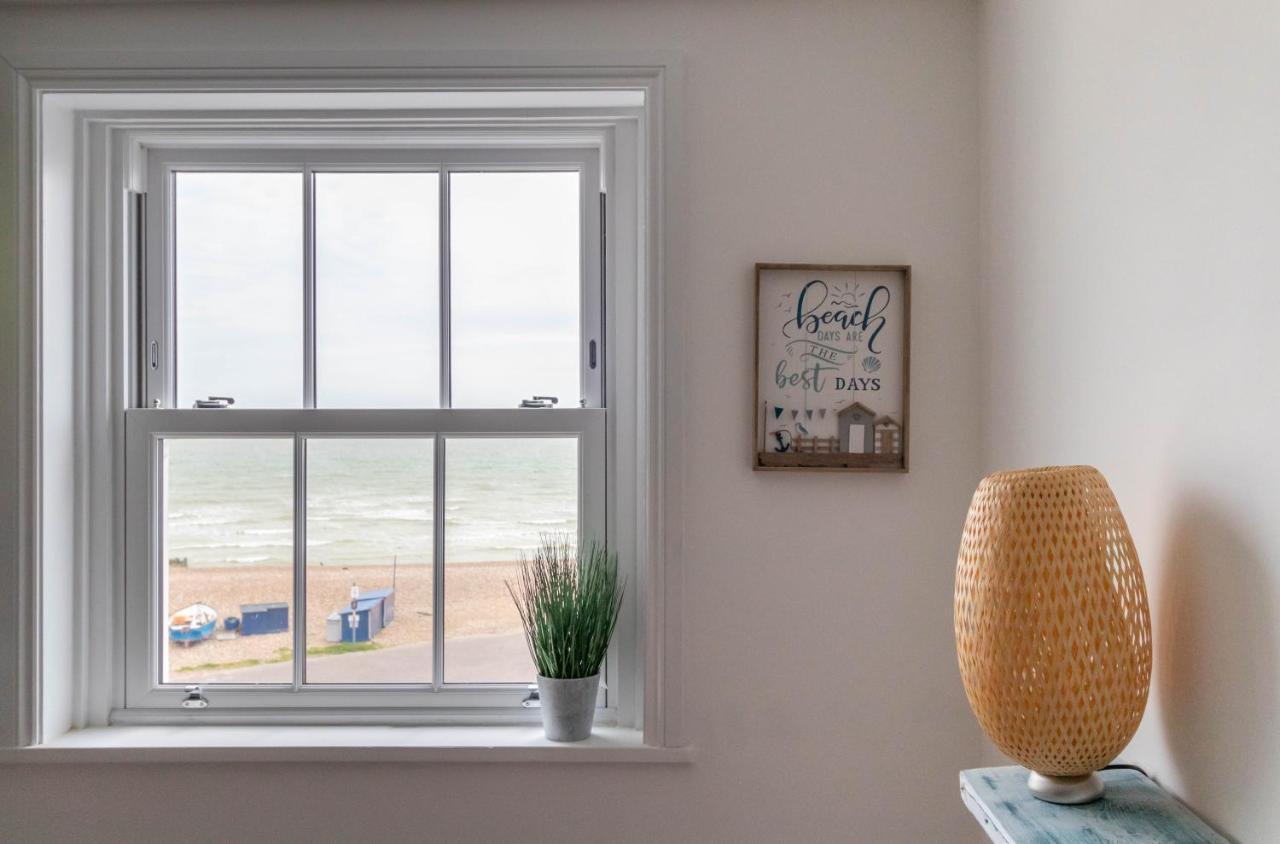 Lovely 2- Bedroom Apartment With Stunning Sea Views Worthing Exterior foto